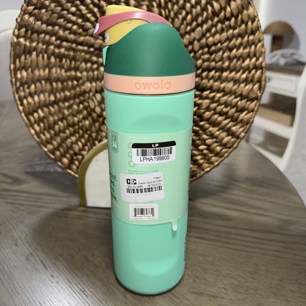Owala 24oz FreeSip Stainless Steel Water Bottle-Color: Scream Green NWT SEE PICS